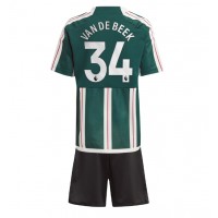 Camiseta Manchester United Donny van de Beek #34 Visitante Equipación para niños 2023-24 manga corta (+ pantalones cortos)